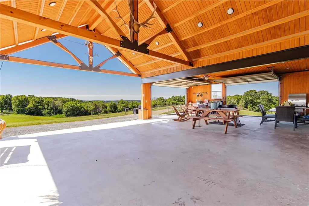 937 Marion County 4018, Yellville
