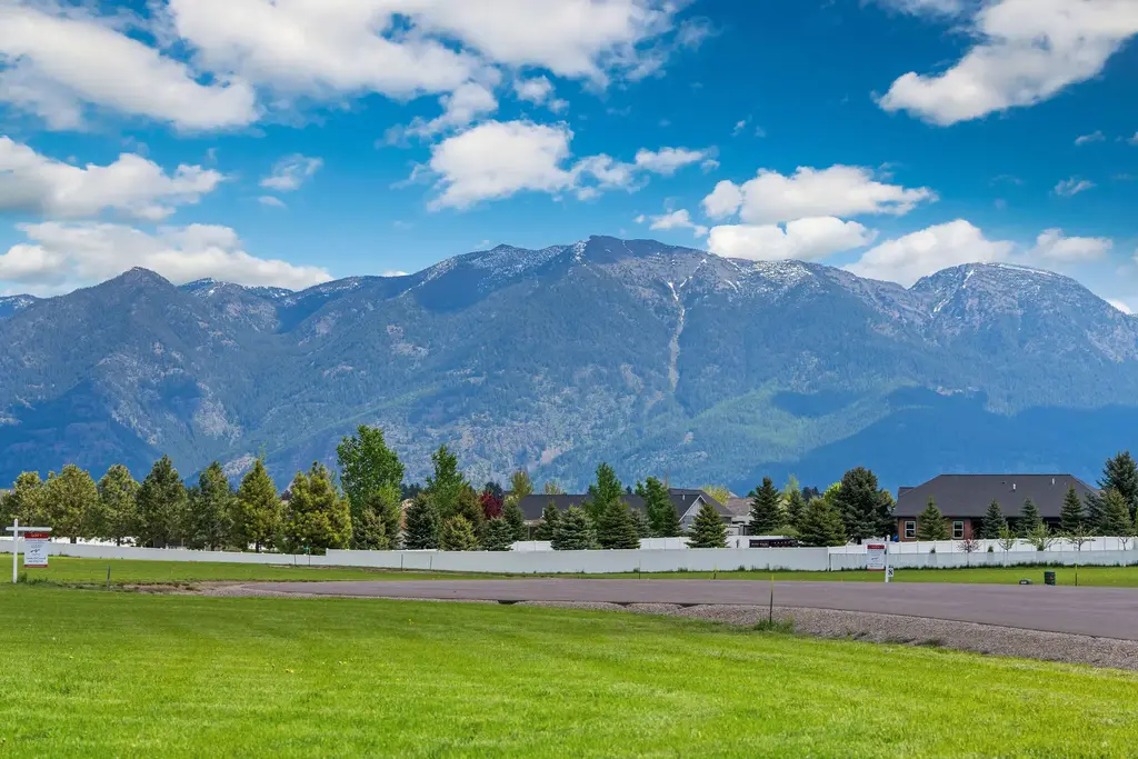 16 N Scarface Peak Court, Kalispell