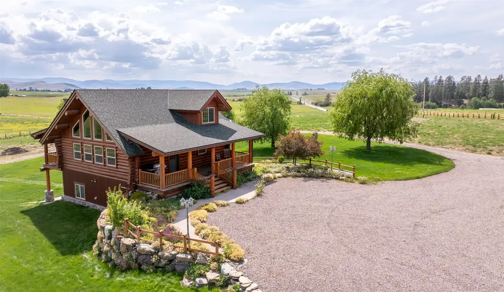 38369 Songer Road, Ronan
