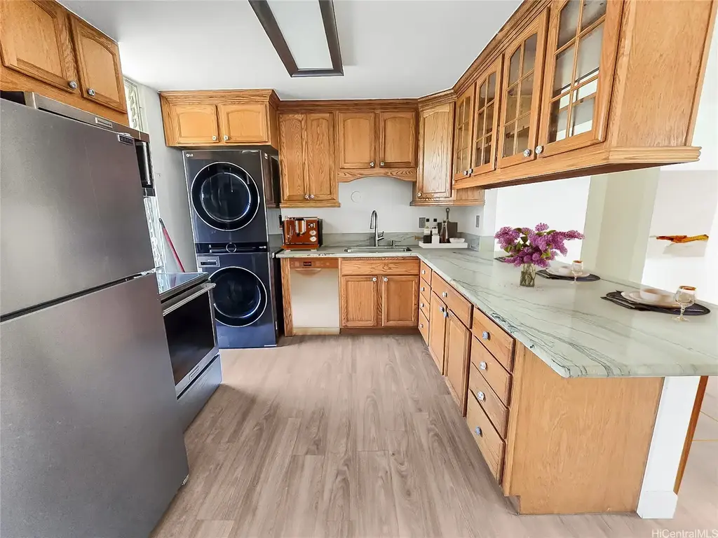 95-273 Waikalani Drive # D906, Mililani