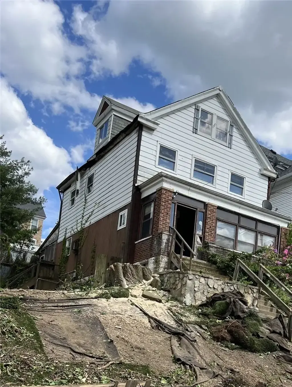 1829 Woodward Avenue , Brookline