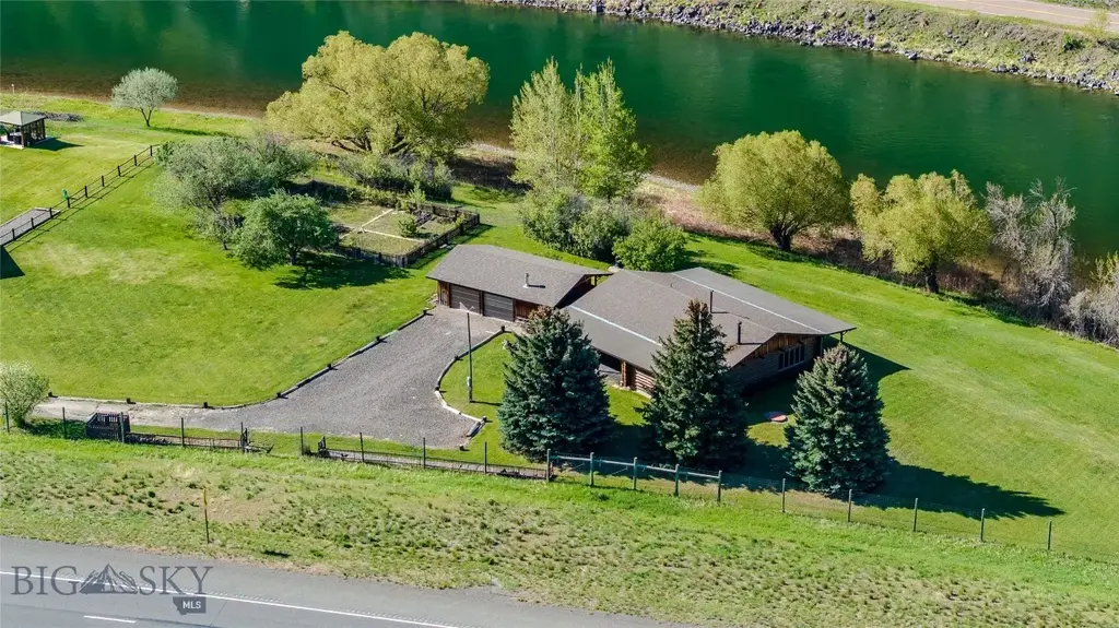 68 River Drive, Cascade