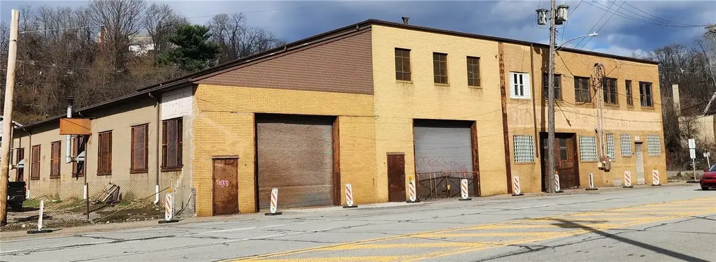2121 5th Avenue , McKeesport