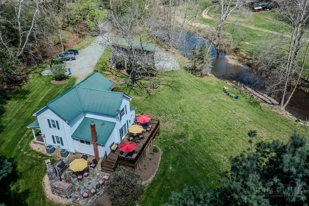 8652 Nc Highway 16, Grassy Creek