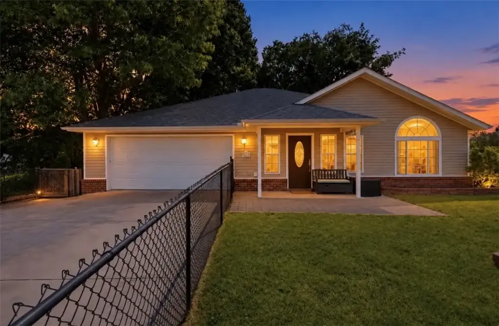 20782 Lakeshore Drive, Springdale