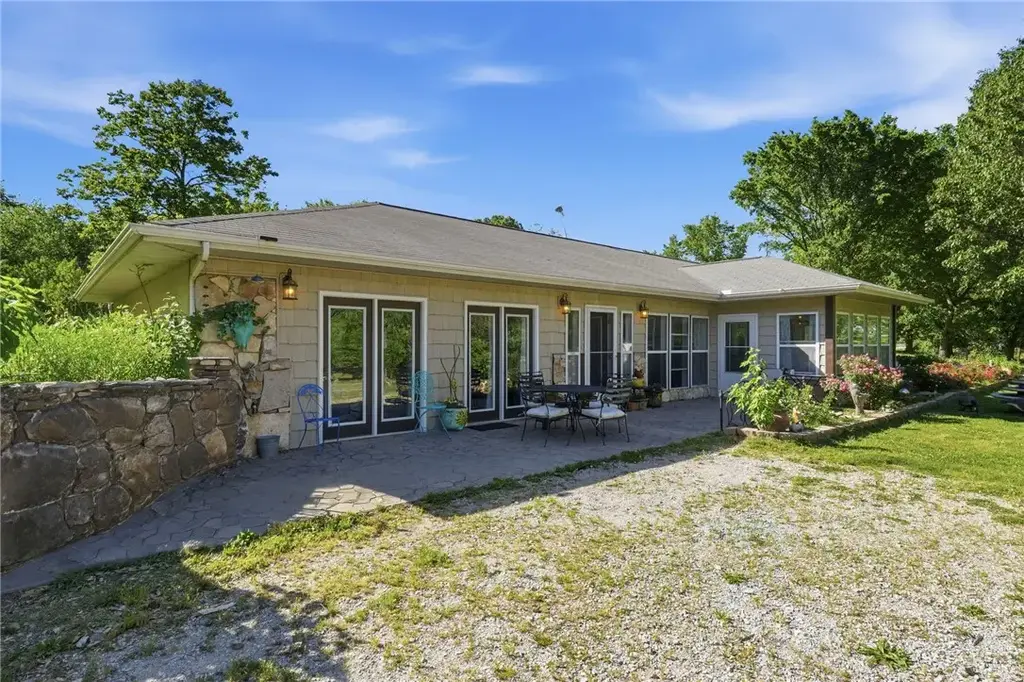 3002 Highway 103 N, Green Forest