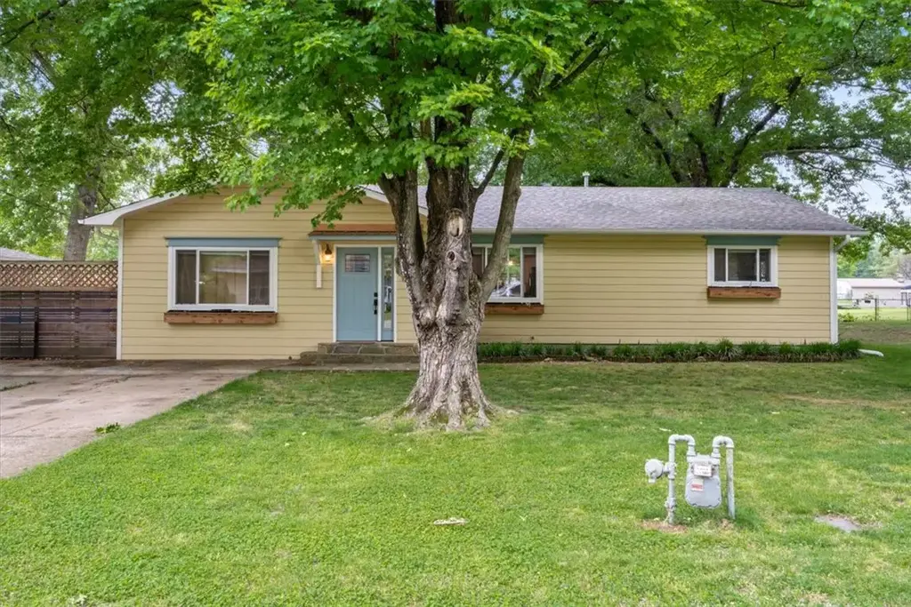 820 W Twin Springs Street, Siloam Springs