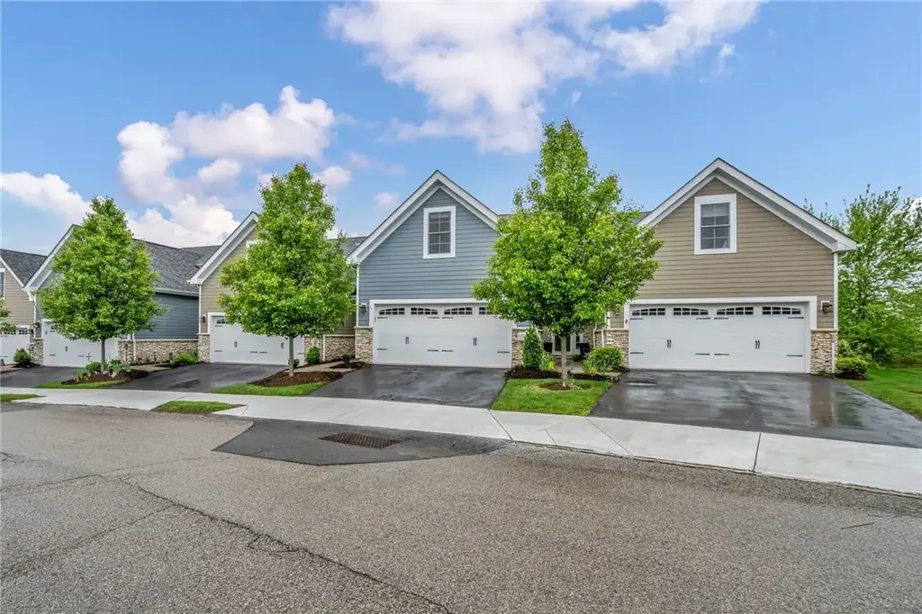 2013 Cool Springs Drive , Bethel Park