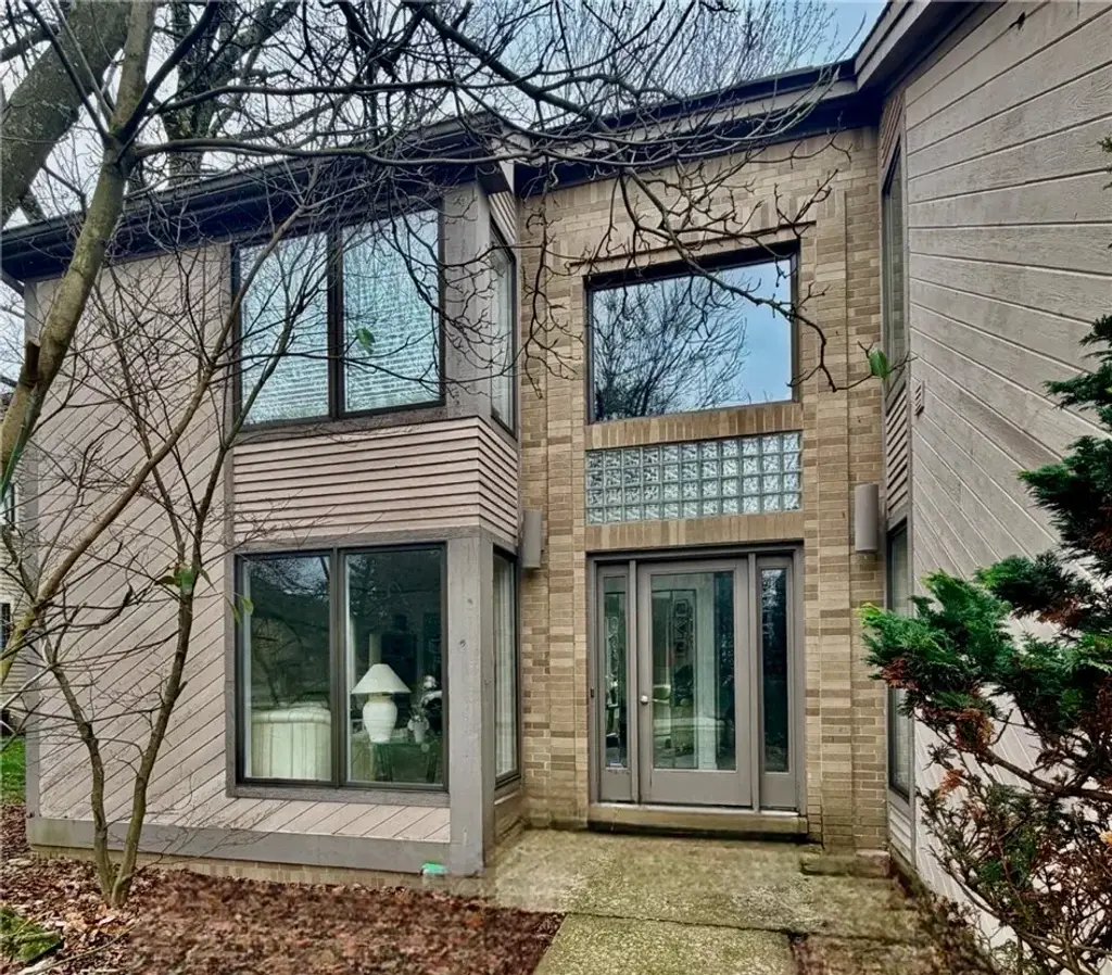 505 Colony Court , Pine