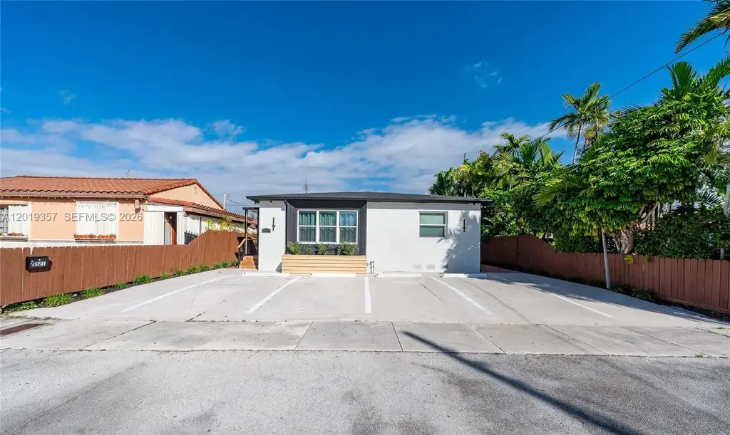 3321 Nw 19th Ter, Miami