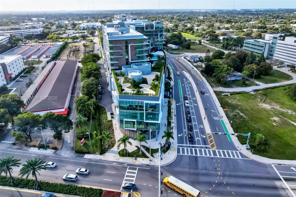 21290 Biscayne 205, Aventura