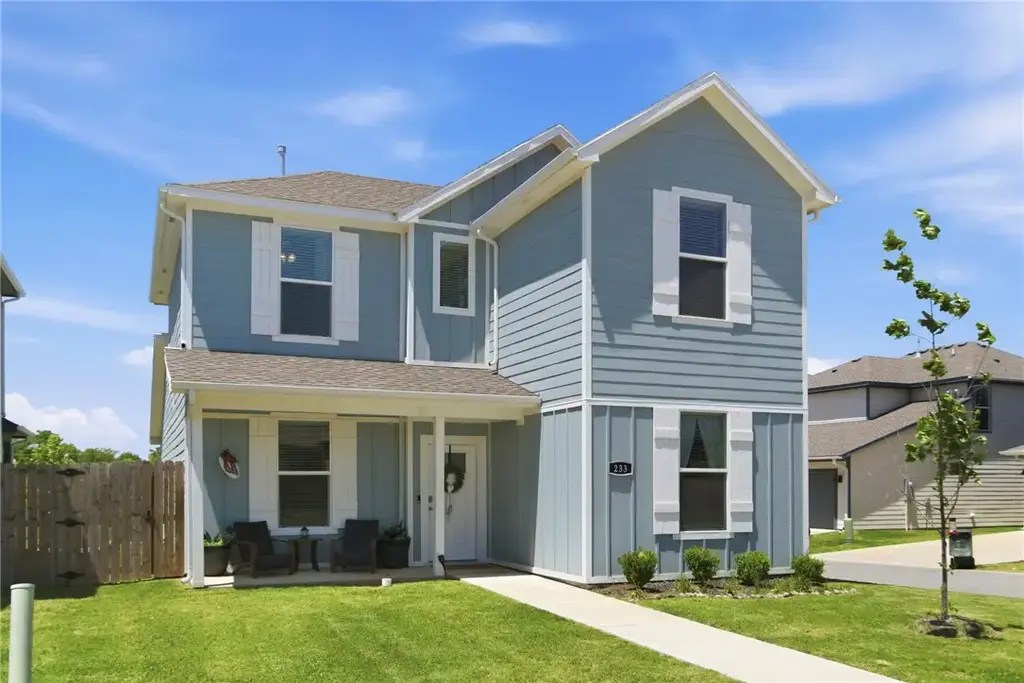 233 S Harrogate Lane, Fayetteville