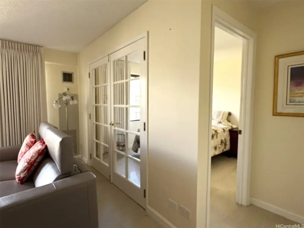 (unit #911) 2140 Kuhio Avenue, Honolulu