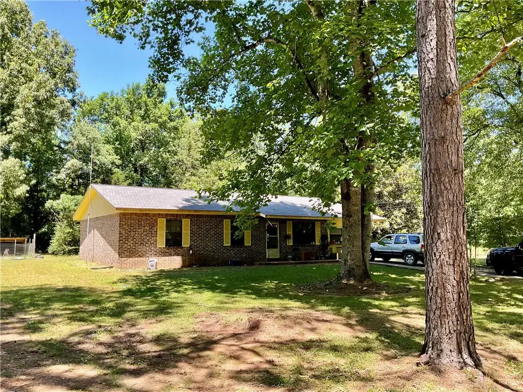 1973 County Road 4400, Clarksville