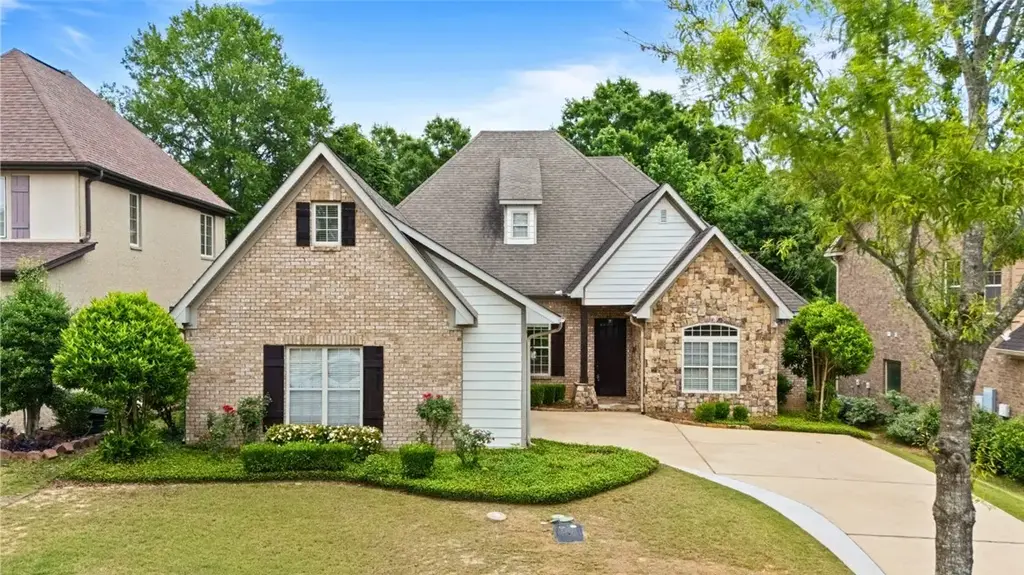 1097 Walden Ln, Auburn