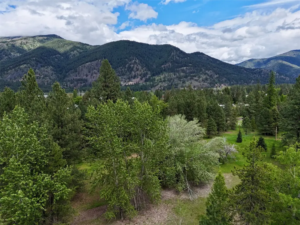 7 Old Cottonwood Lane, Trout Creek