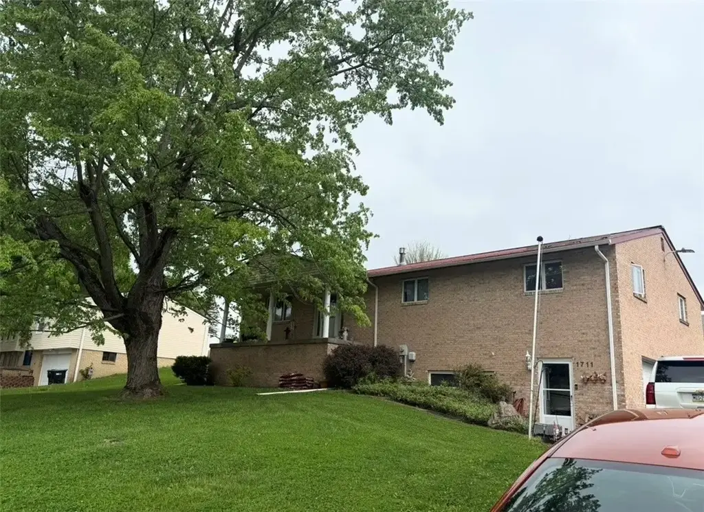 1711 Ridgewood Drive , N Franklin