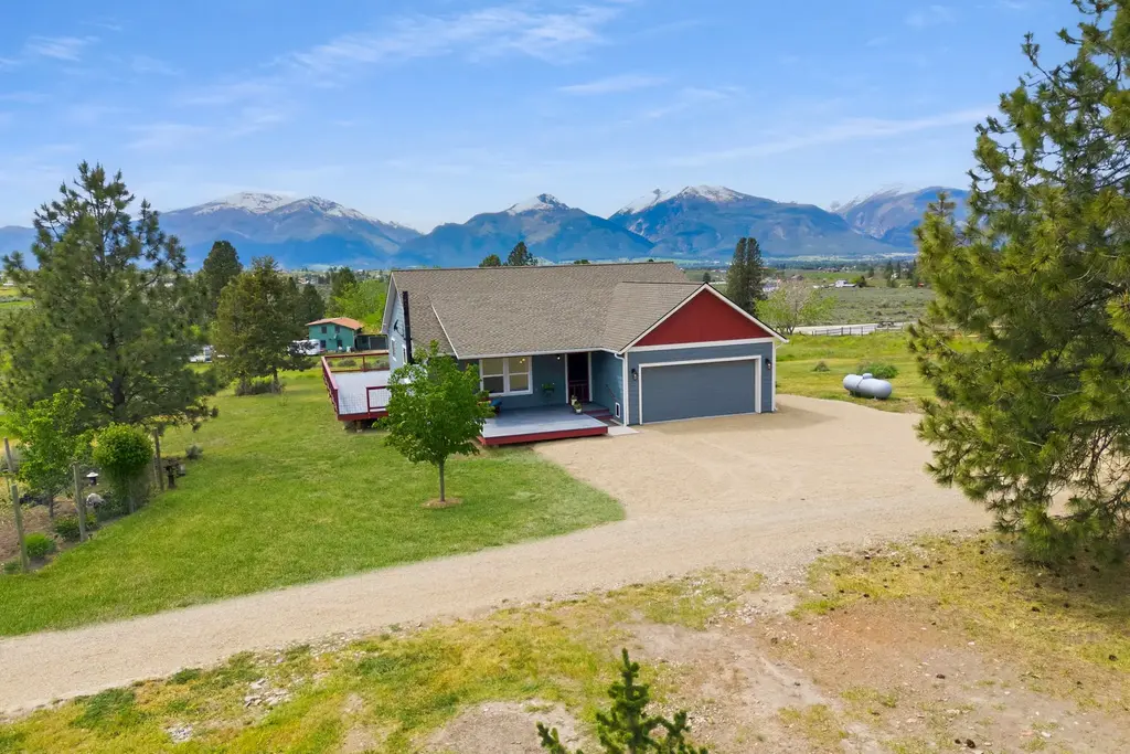 4033 Sunnyside Cemetery Road, Stevensville
