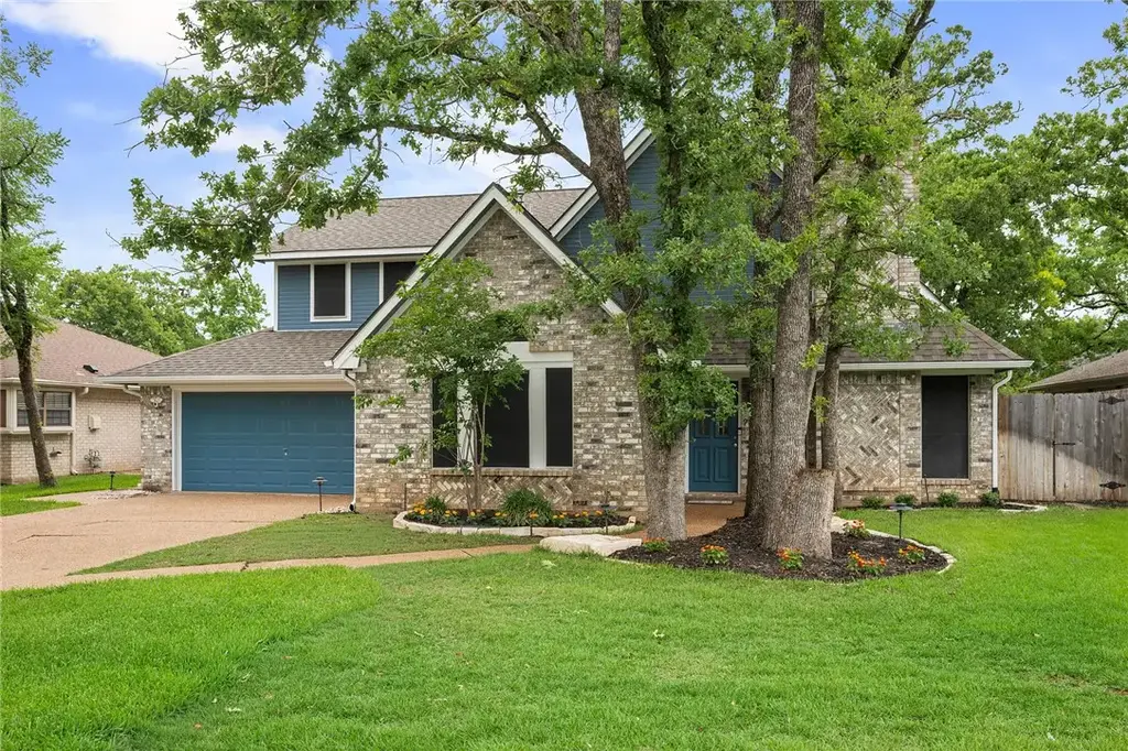 9203 Shadowcrest Drive, College Station