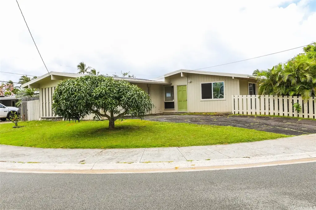 604 Paokano Loop, Kailua