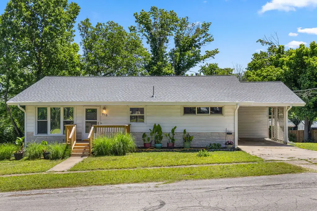 218 N 4th Street, Branson
