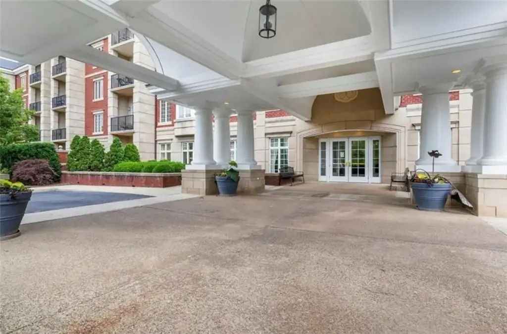 100 Vista Circle 310, O'Hara