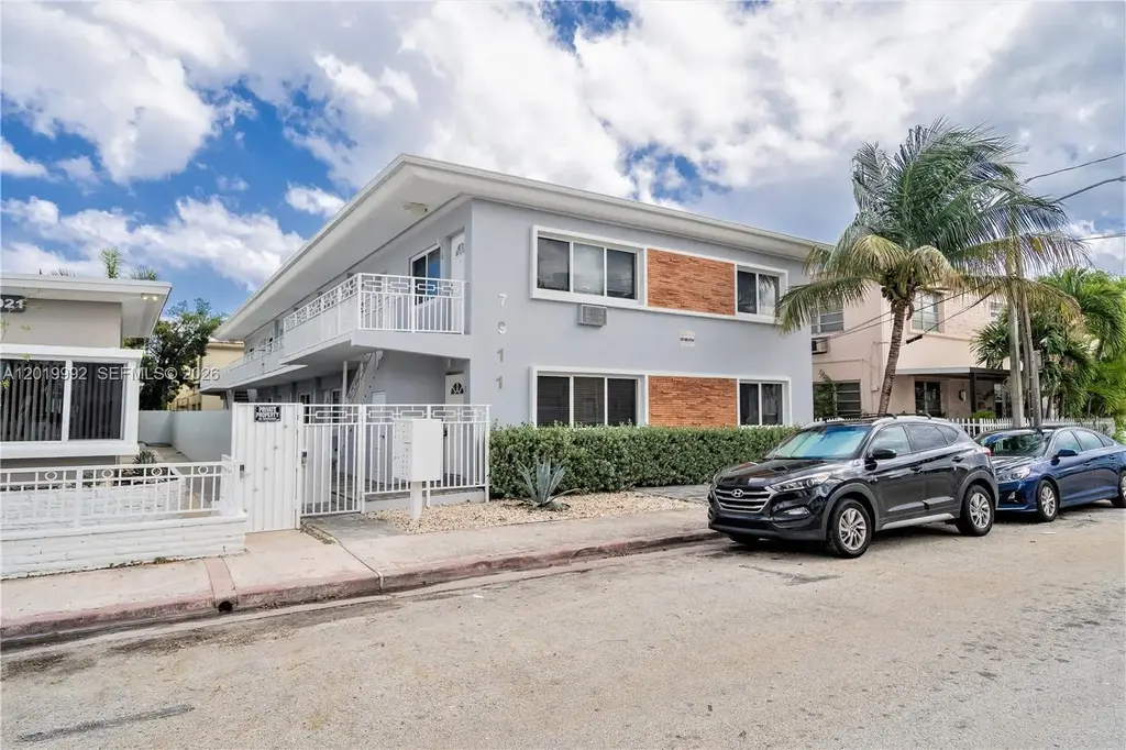 7911 Abbott Ave 9, Miami Beach