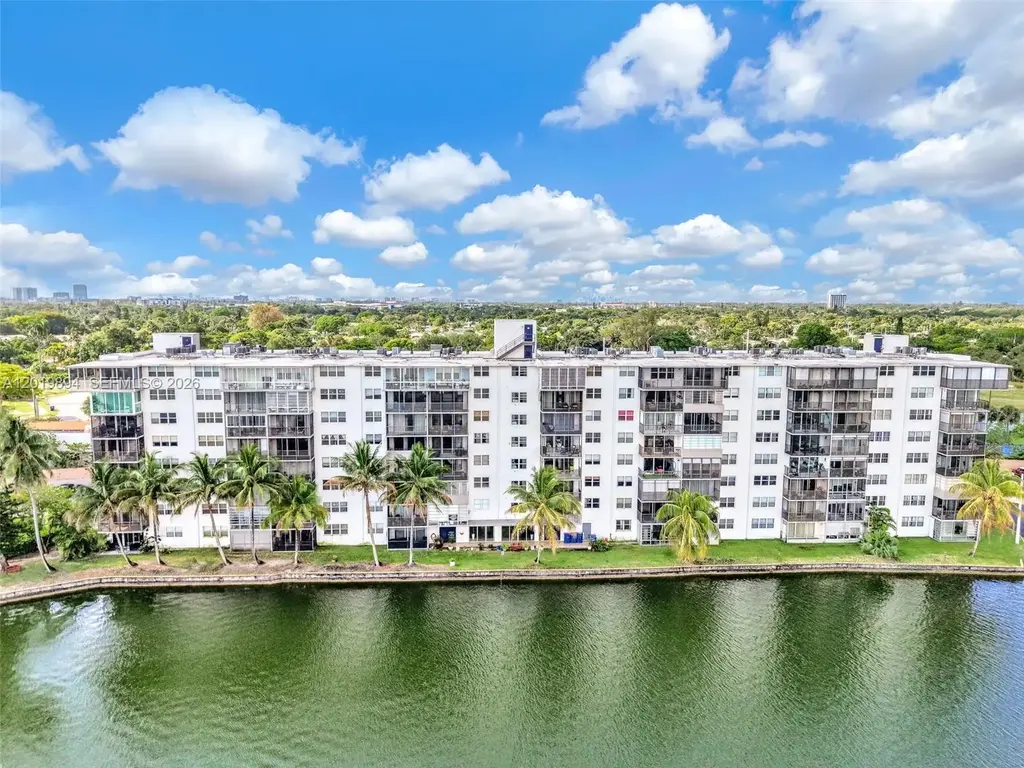 1075 Ne Miami Gardens Dr 408, Miami