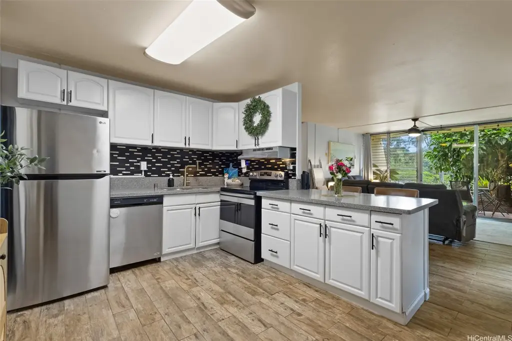 95-2044 Waikalani Place # C102, Mililani