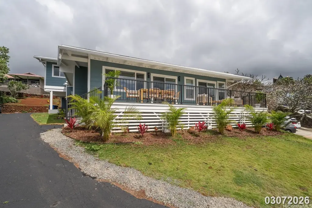 99-1052 Manako Place, Aiea