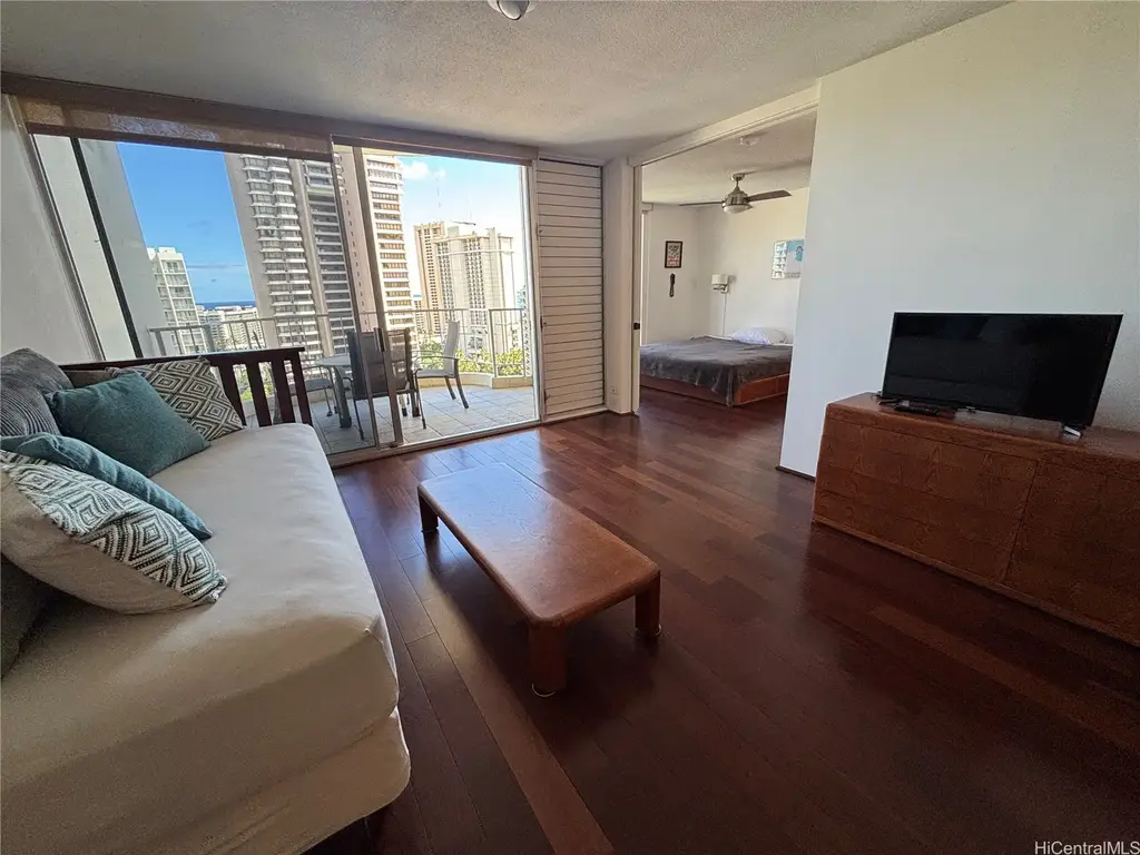 469 Ena Road # 2104, Honolulu