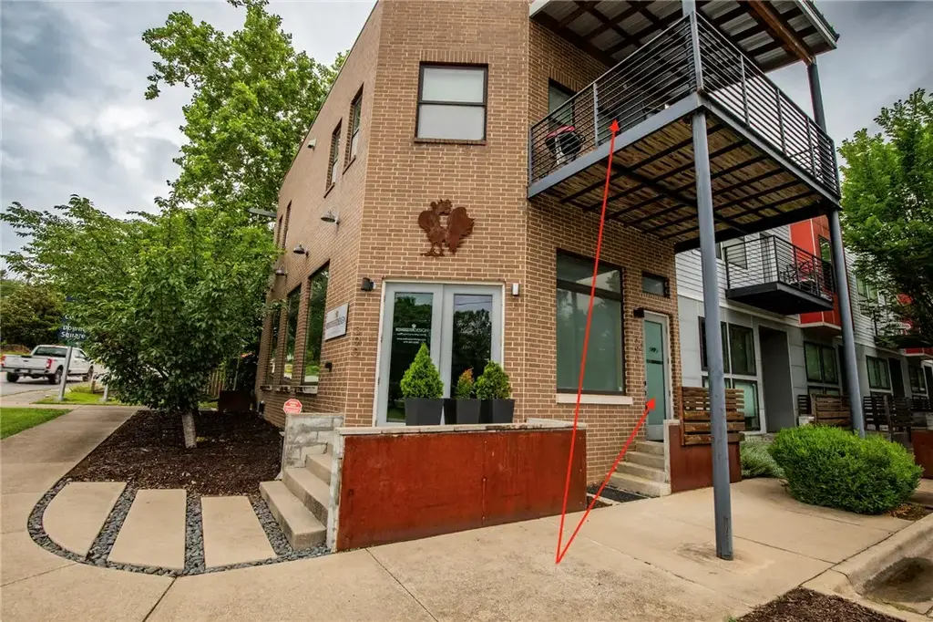 390 W 5th Street 2, Fayetteville