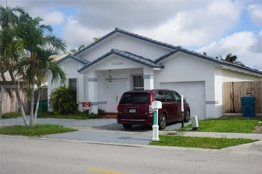 14239 Sw 10th St, Miami