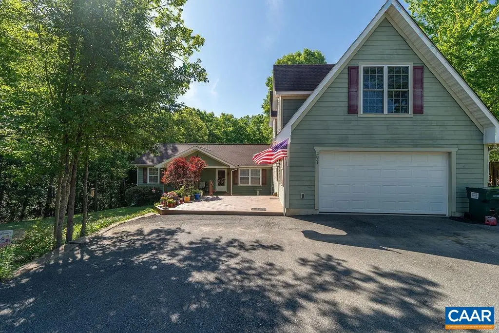 2851 Martin Kings Rd, Scottsville