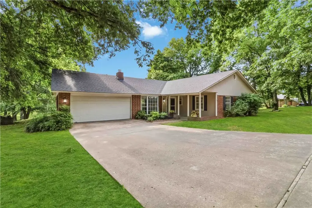 2560 Orchard Hill Road, Siloam Springs