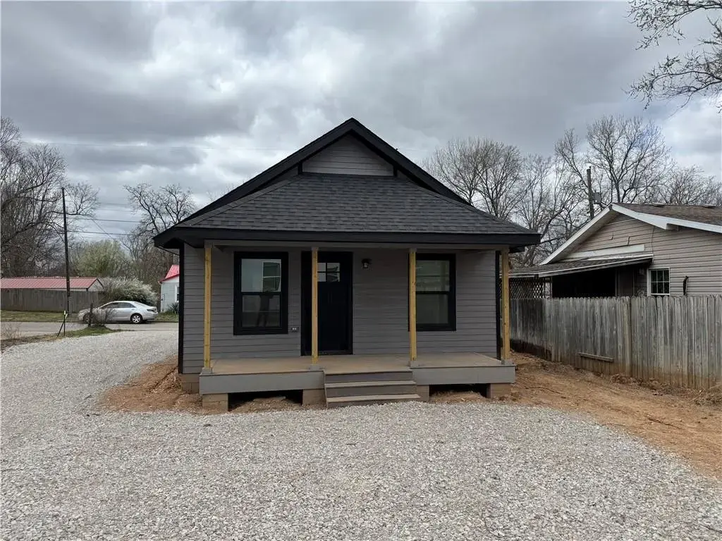 311 Douglas Street, Berryville
