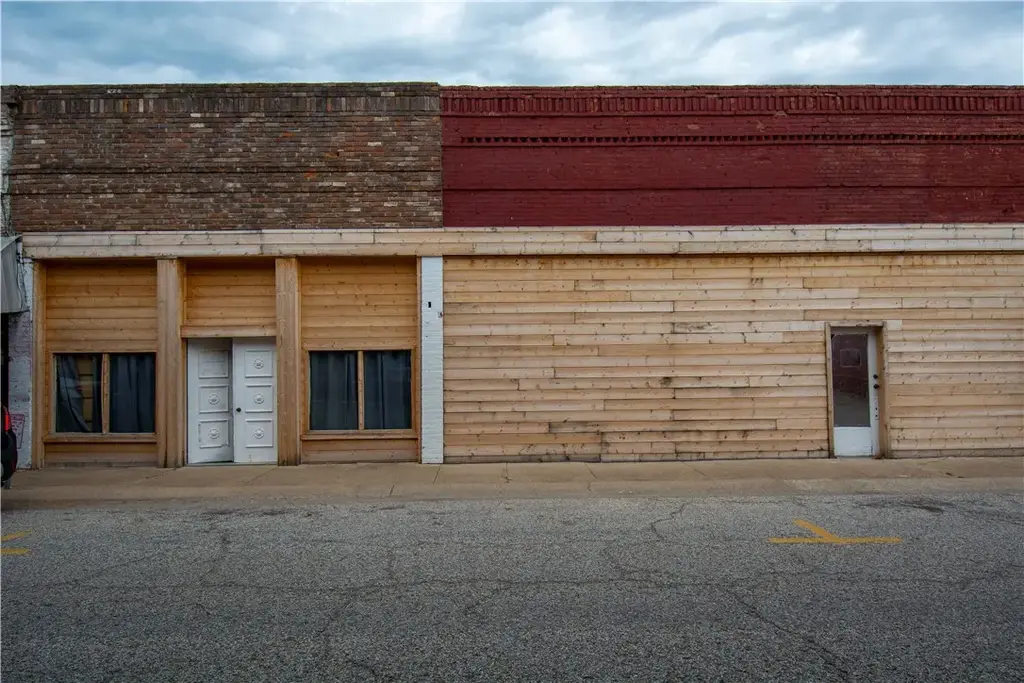 106, 108, 110 E Church Avenue, Berryville