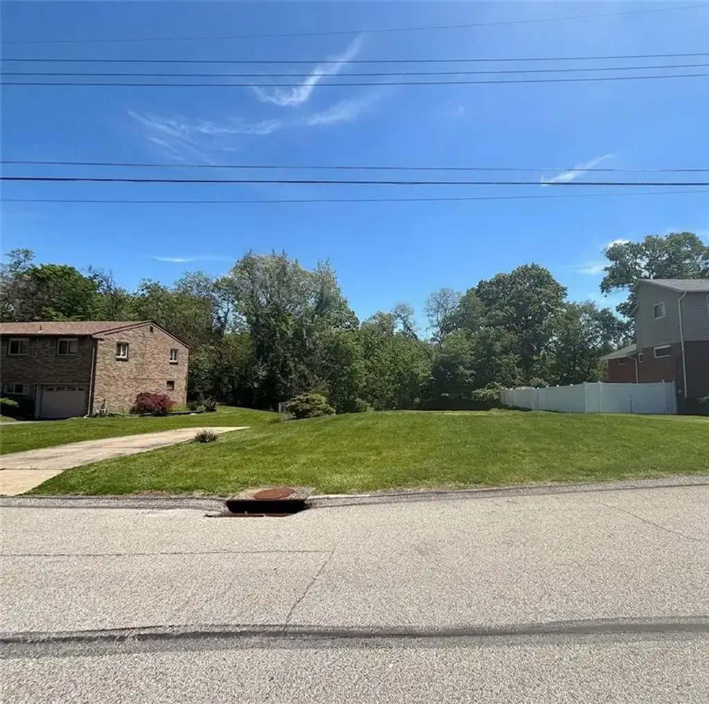 3301 Valewood Drive , Munhall