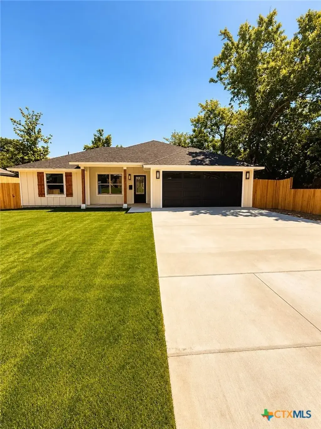 407 E Lamar Avenue, Temple