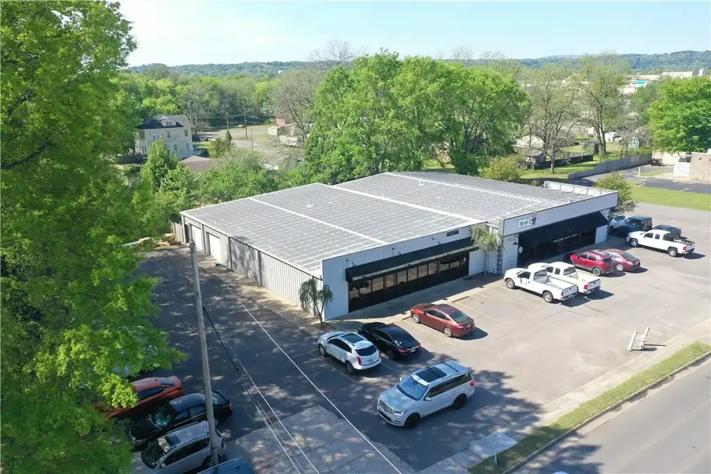 302 East Parkway, Russellville