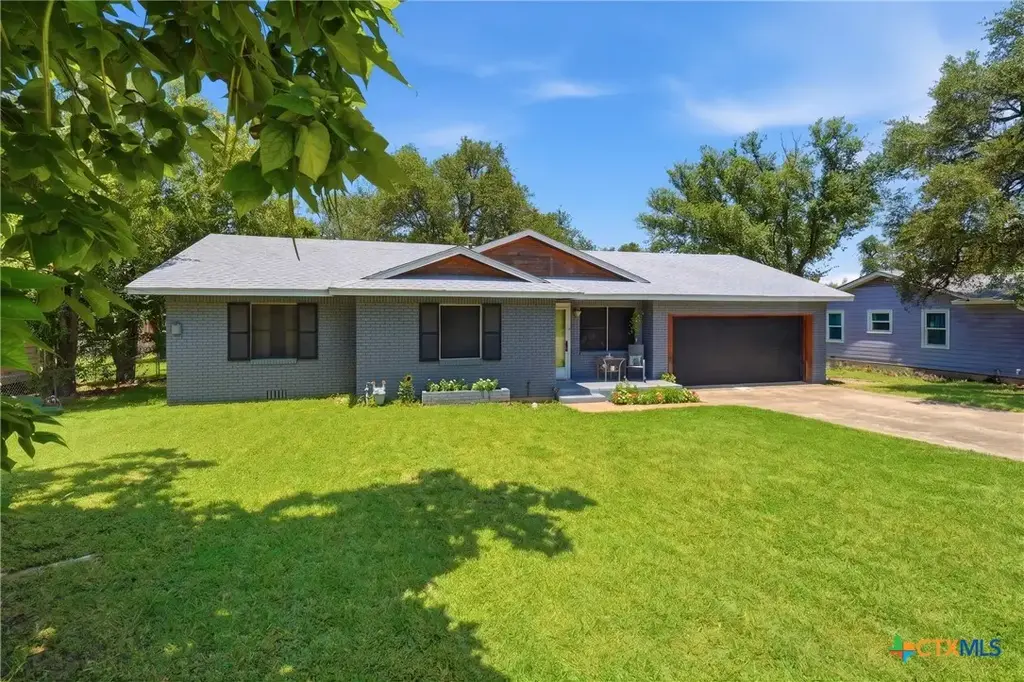 1406 N Penelope Street, Belton
