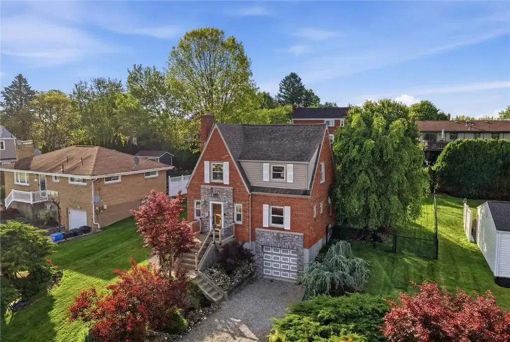 627 Greenlee Road , Whitehall