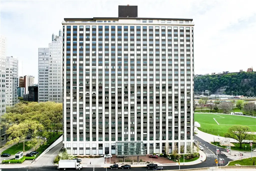320 Fort Duquesne Boulevard 24m, Downtown Pgh