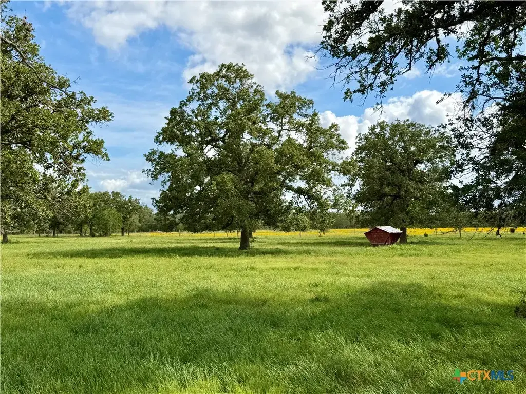 15631 Fm 682 - Tract B, Yoakum