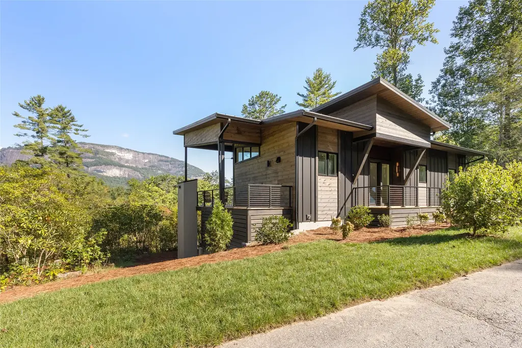206 Sanctuary View Trail, Highlands