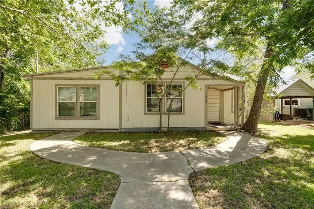 1204 E 28th Street, Bryan
