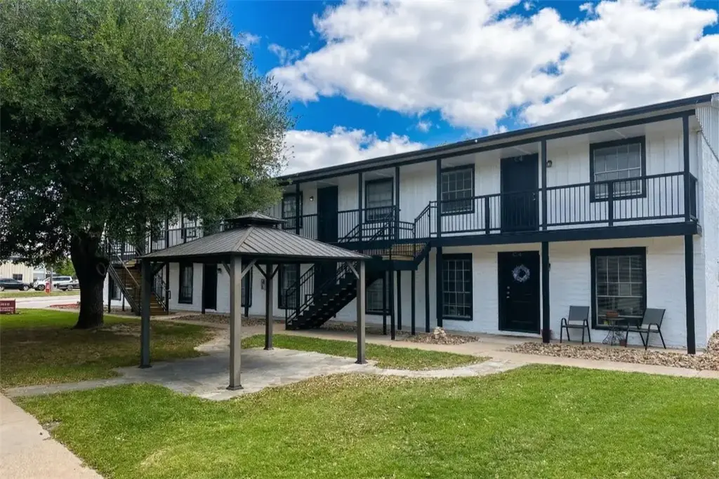 3300 College Avenue S D10, Bryan