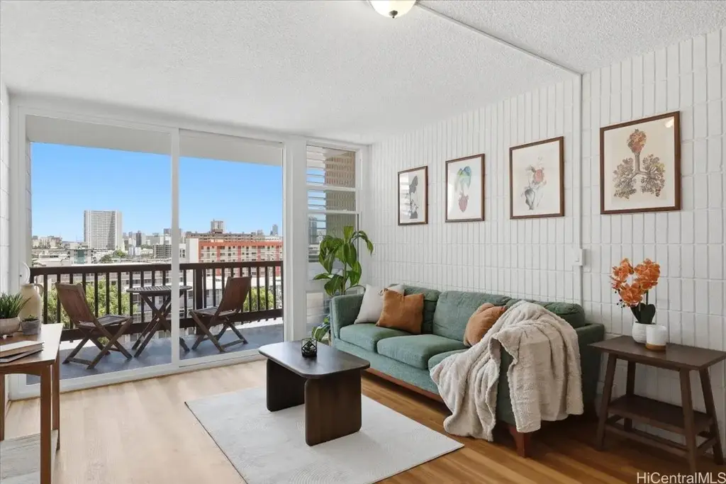 1524 Pensacola Street # 304, Honolulu