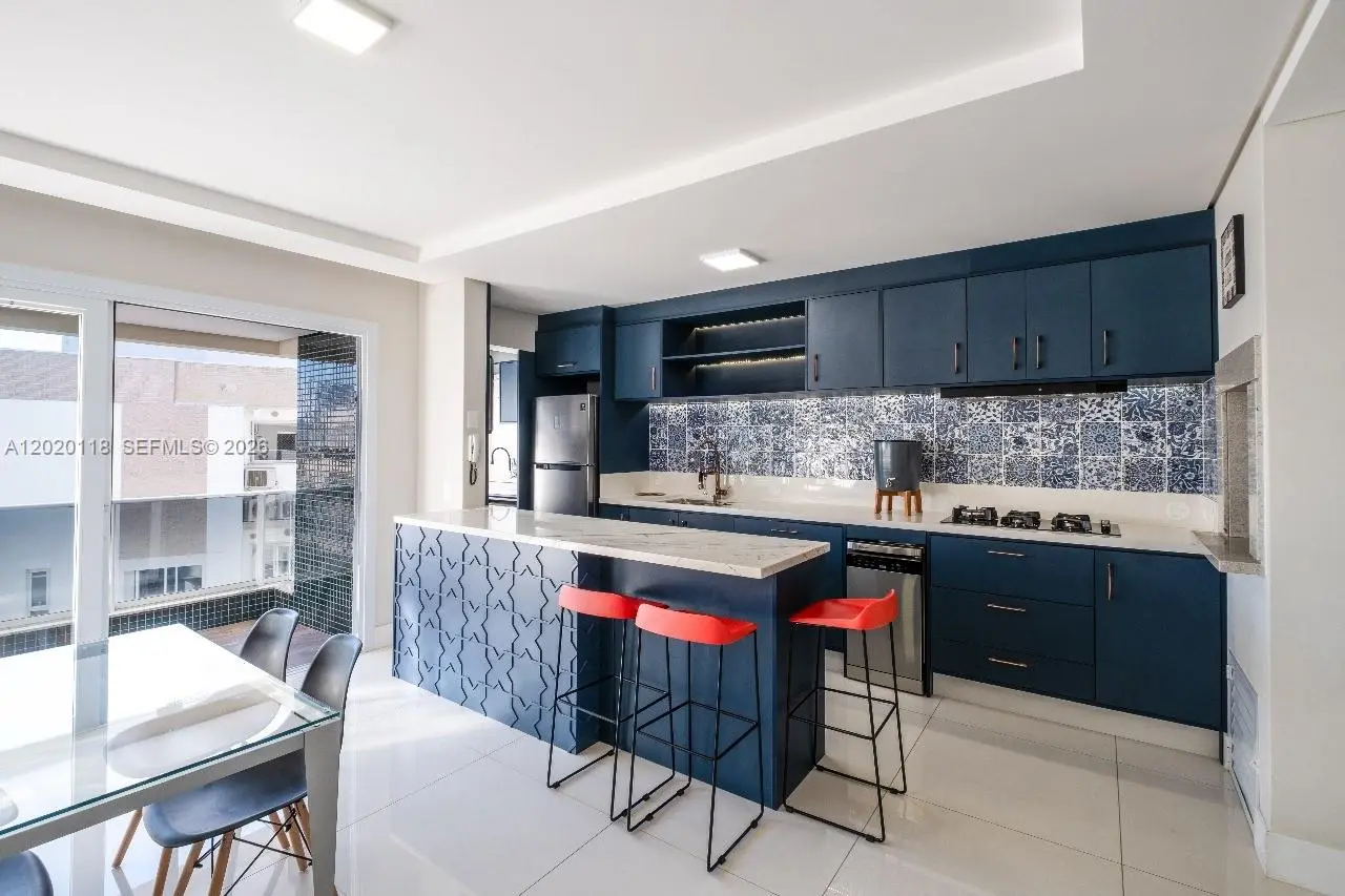 2 of 54 - 1540 Rua Das Piraunas #403, , SC
