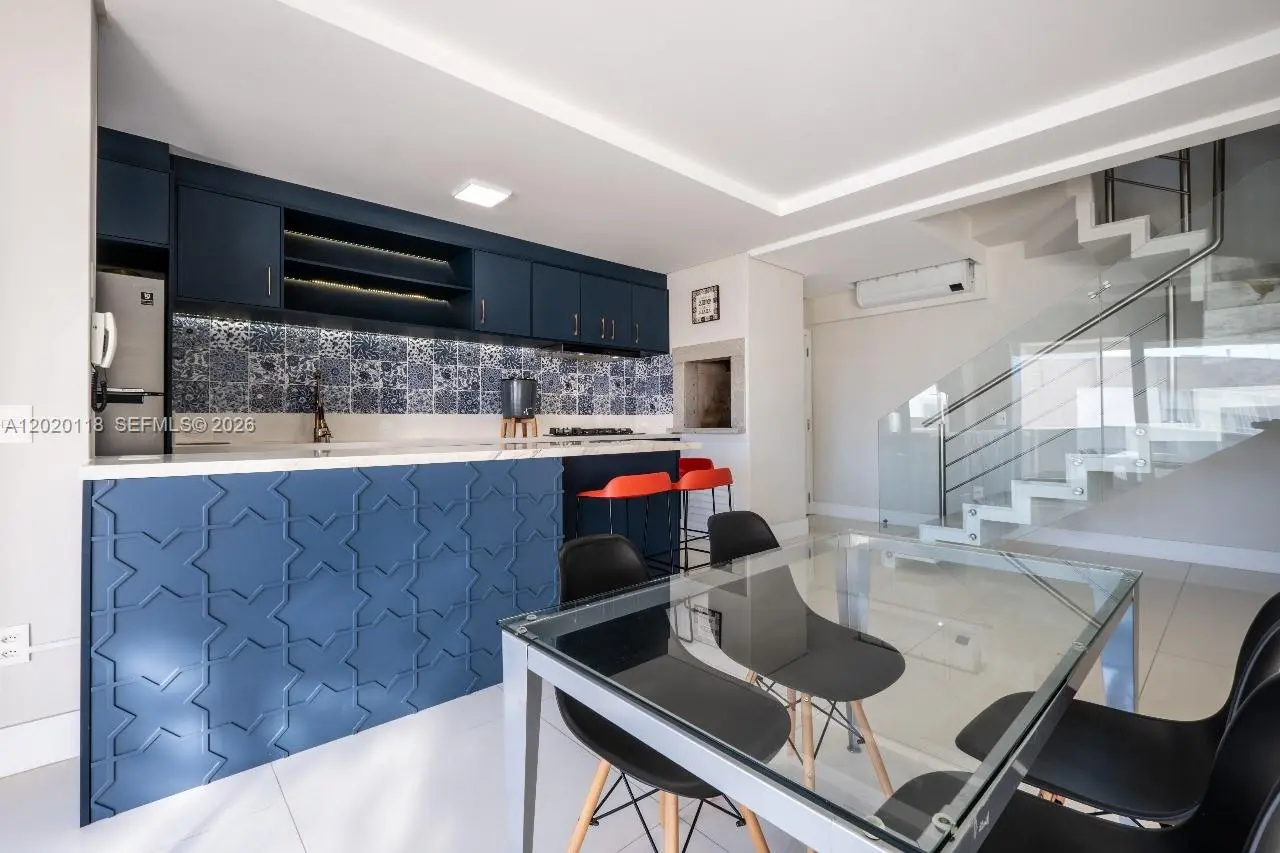 4 of 54 - 1540 Rua Das Piraunas #403, , SC